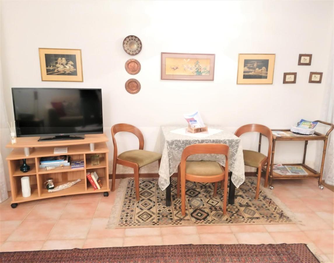 Casa Gisela Apartment เดเซนซาโนเดลการ์ดา ภายนอก รูปภาพ