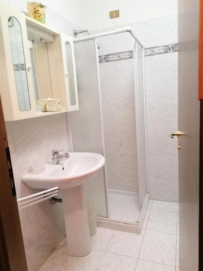 Casa Gisela Apartment เดเซนซาโนเดลการ์ดา ภายนอก รูปภาพ