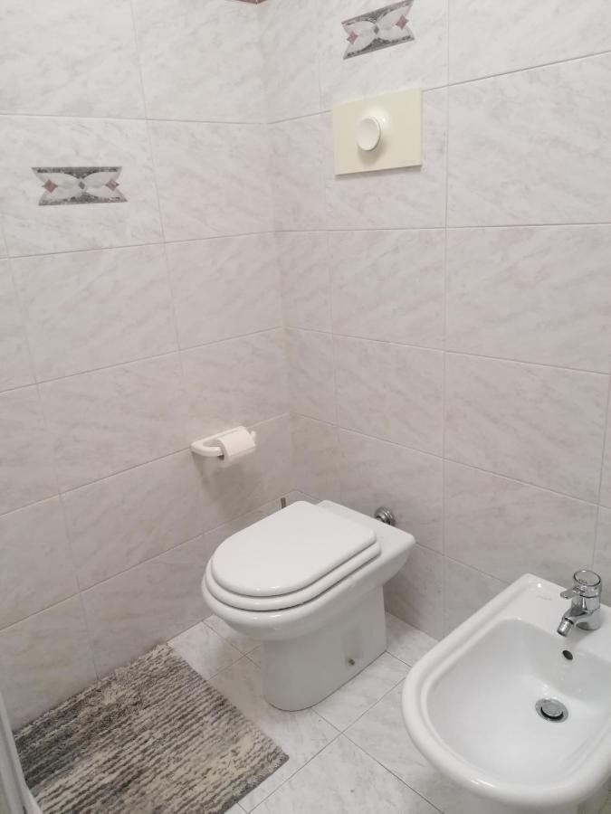 Casa Gisela Apartment เดเซนซาโนเดลการ์ดา ภายนอก รูปภาพ