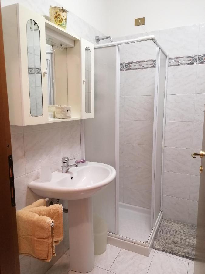 Casa Gisela Apartment เดเซนซาโนเดลการ์ดา ภายนอก รูปภาพ