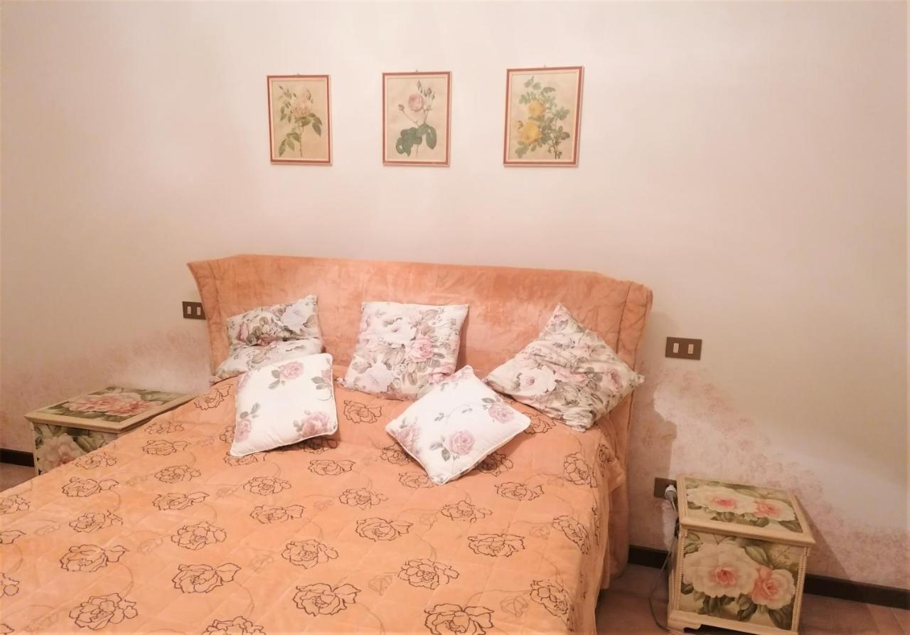 Casa Gisela Apartment เดเซนซาโนเดลการ์ดา ภายนอก รูปภาพ