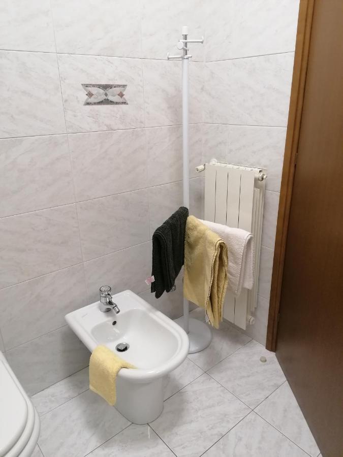 Casa Gisela Apartment เดเซนซาโนเดลการ์ดา ภายนอก รูปภาพ